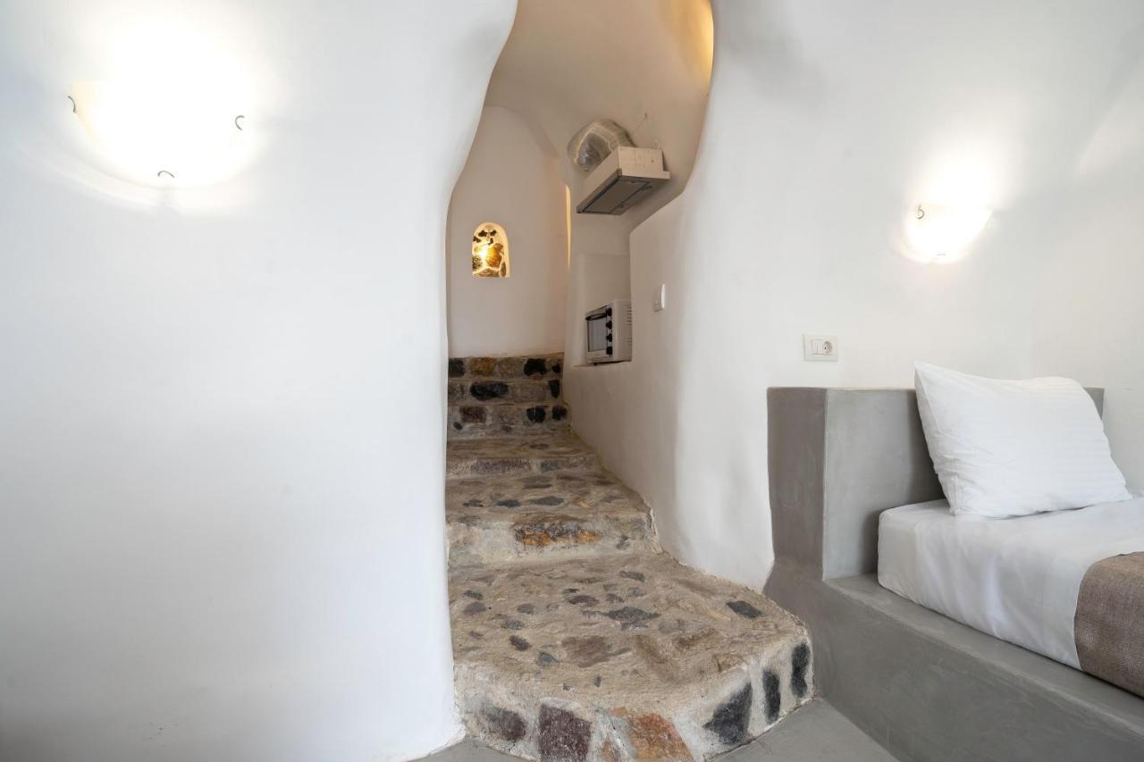 Deltami Santorini Apartment Pyrgos Kallistis Luaran gambar