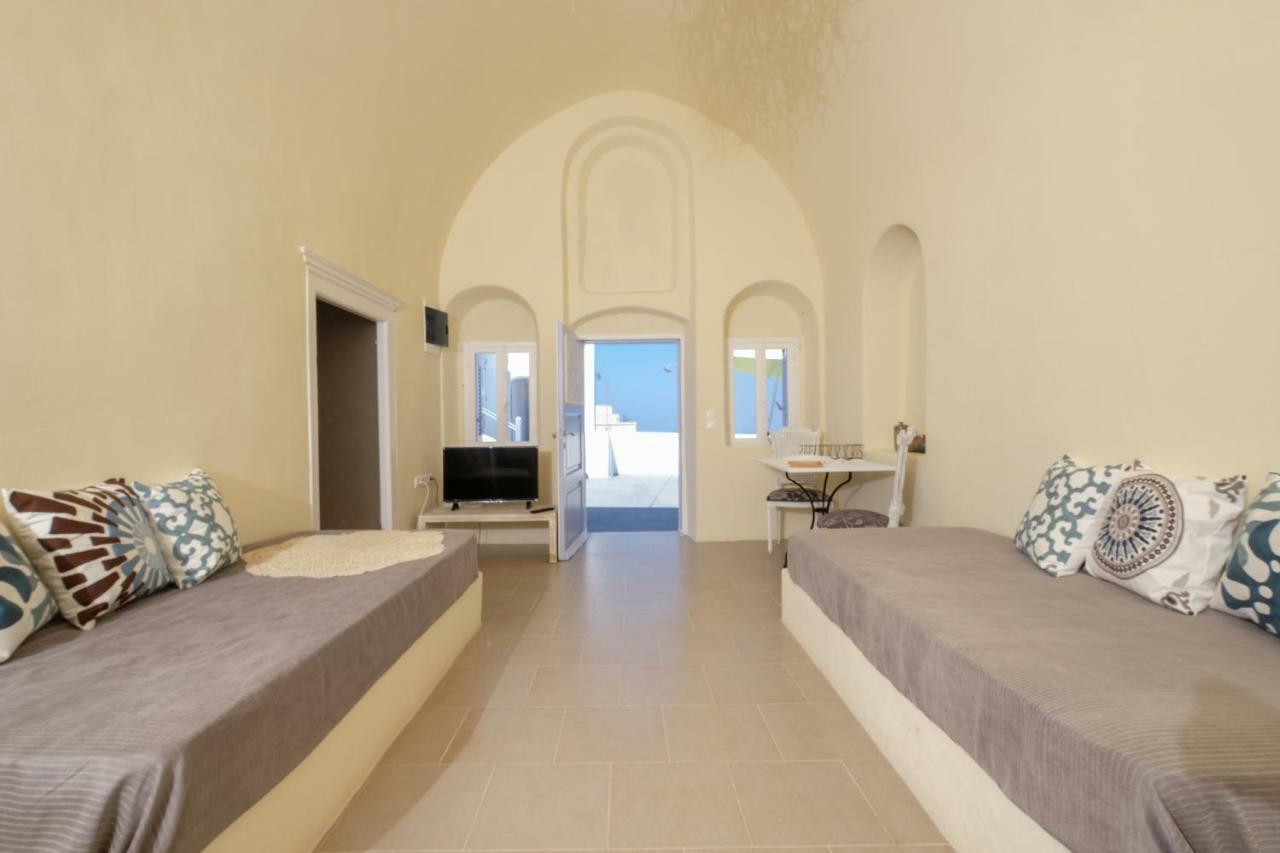 Deltami Santorini Apartment Pyrgos Kallistis Luaran gambar