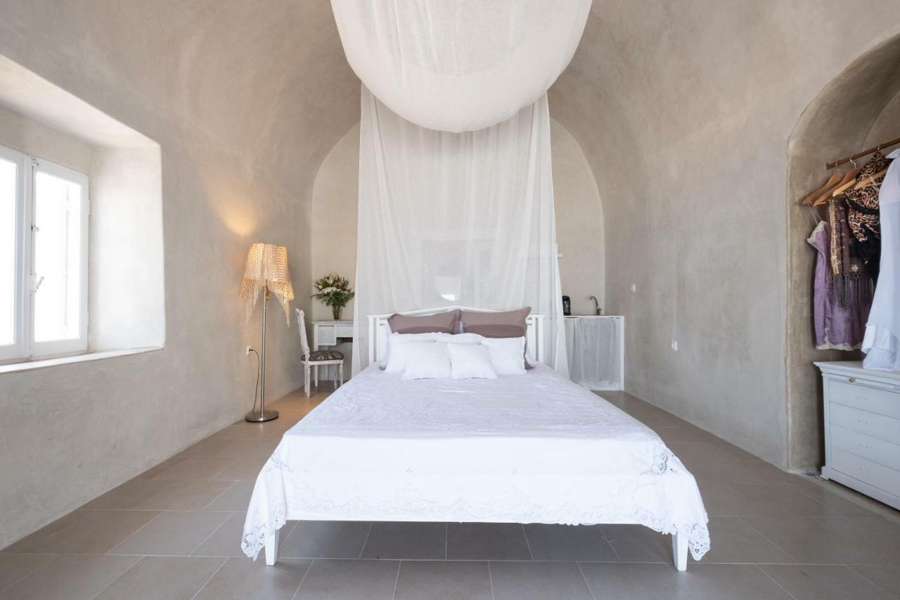 Deltami Santorini Apartment Pyrgos Kallistis Luaran gambar