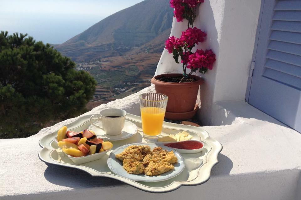 Deltami Santorini Apartment Pyrgos Kallistis Luaran gambar